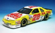 1994 Ford Thunderbird 1:24